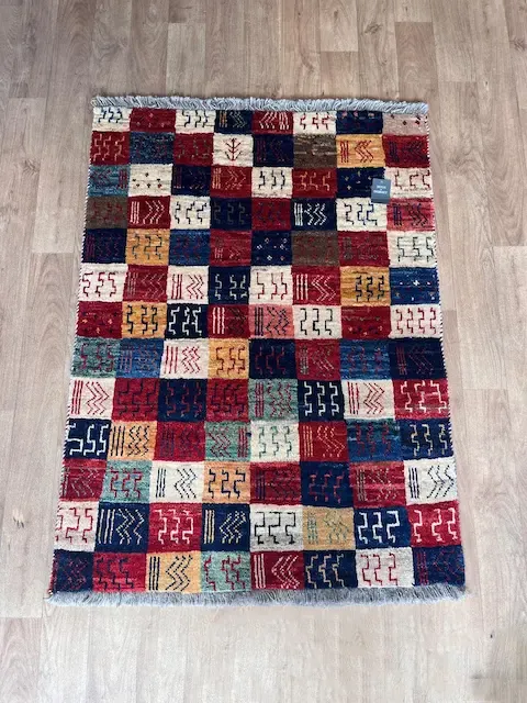 Gabbeh 140 x 106cm £595-3