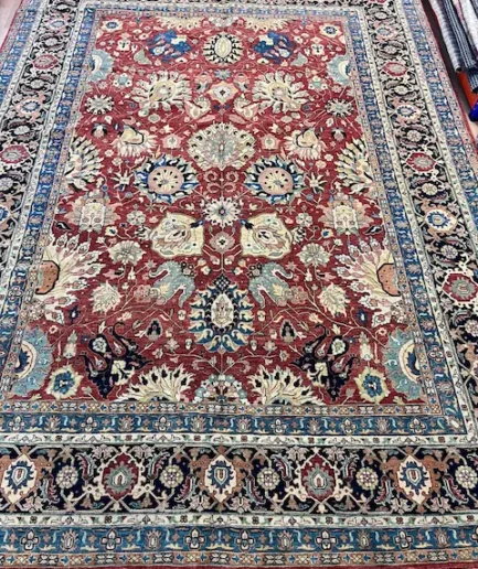 Fine Bhadohi - 370 x 272cm