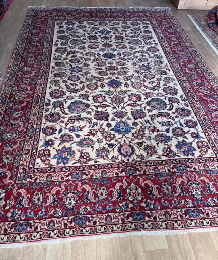 Vintage Isphahan 315 x 209 cm £2100 (4)
